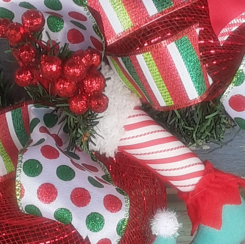 9ft. CHRISTMAS ELVES GARLAND